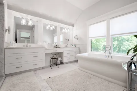 8 Cove Avenue East, Sag Harbor, NY 11963