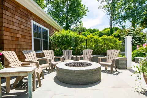 8 Cove Avenue East, Sag Harbor, NY 11963