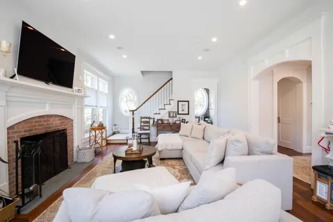 8 Cove Avenue East, Sag Harbor, NY 11963