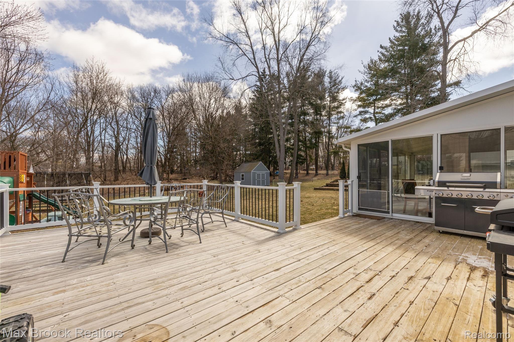 1330 Merry Road Waterford, MI 48328 - Photo 25 of 32 1330 Merry-15.jpg