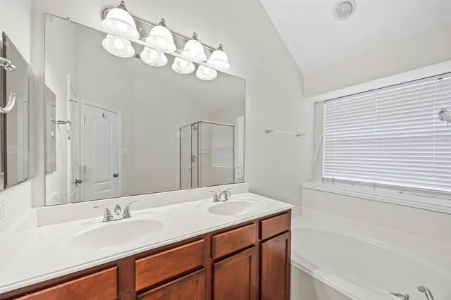 $2,700 | 2804 Barco, Grand Prairie, TX 75054