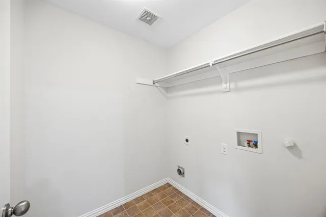 $2,700 | 2804 Barco, Grand Prairie, TX 75054