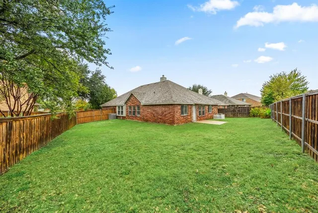 $2,700 | 2804 Barco, Grand Prairie, TX 75054