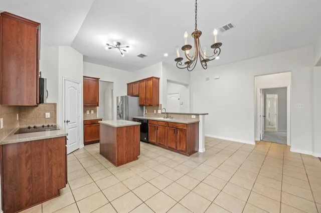 $2,700 | 2804 Barco, Grand Prairie, TX 75054