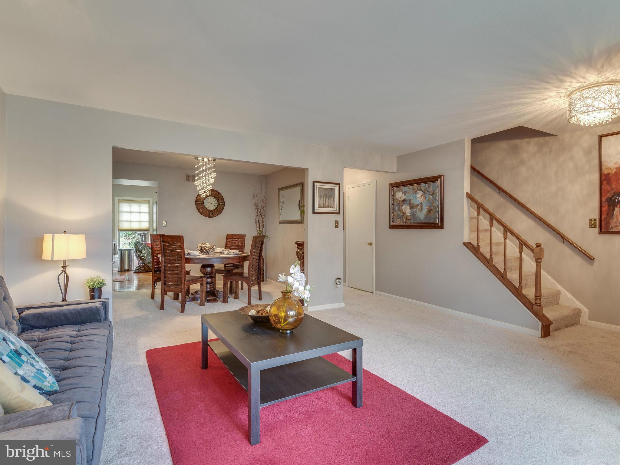 2186 Pond View Court Reston, VA 20191 - Photo 4 of 30 Living Room
