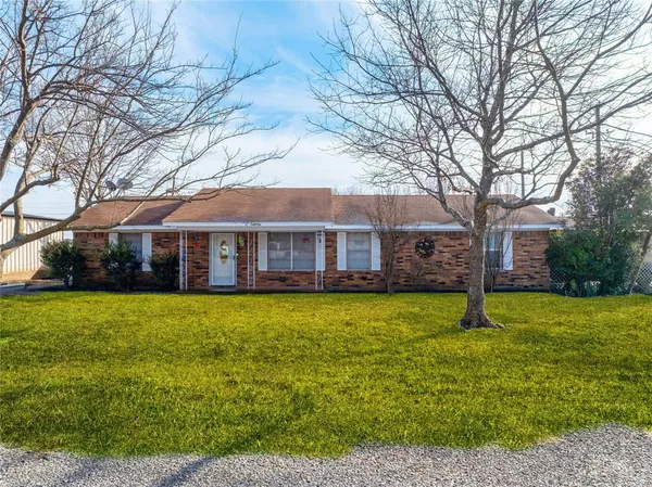 $285,000 | 10 Carter Road, Van Alstyne, TX 75495