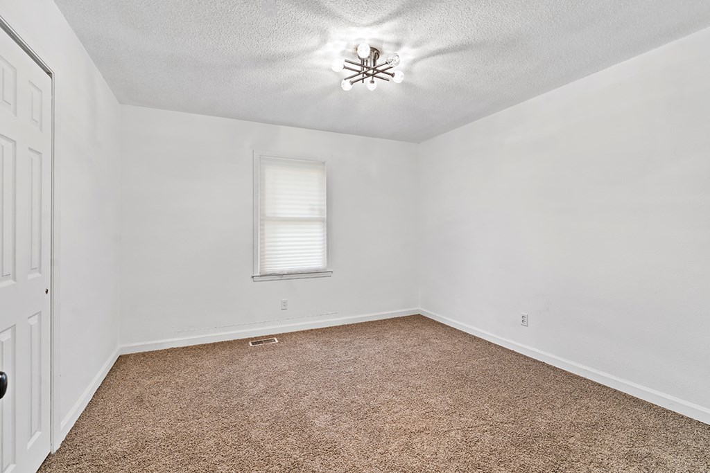 302 Lake Forest Road Greenwood, SC 29649 - Photo 11 of 25 Gallery Image 11