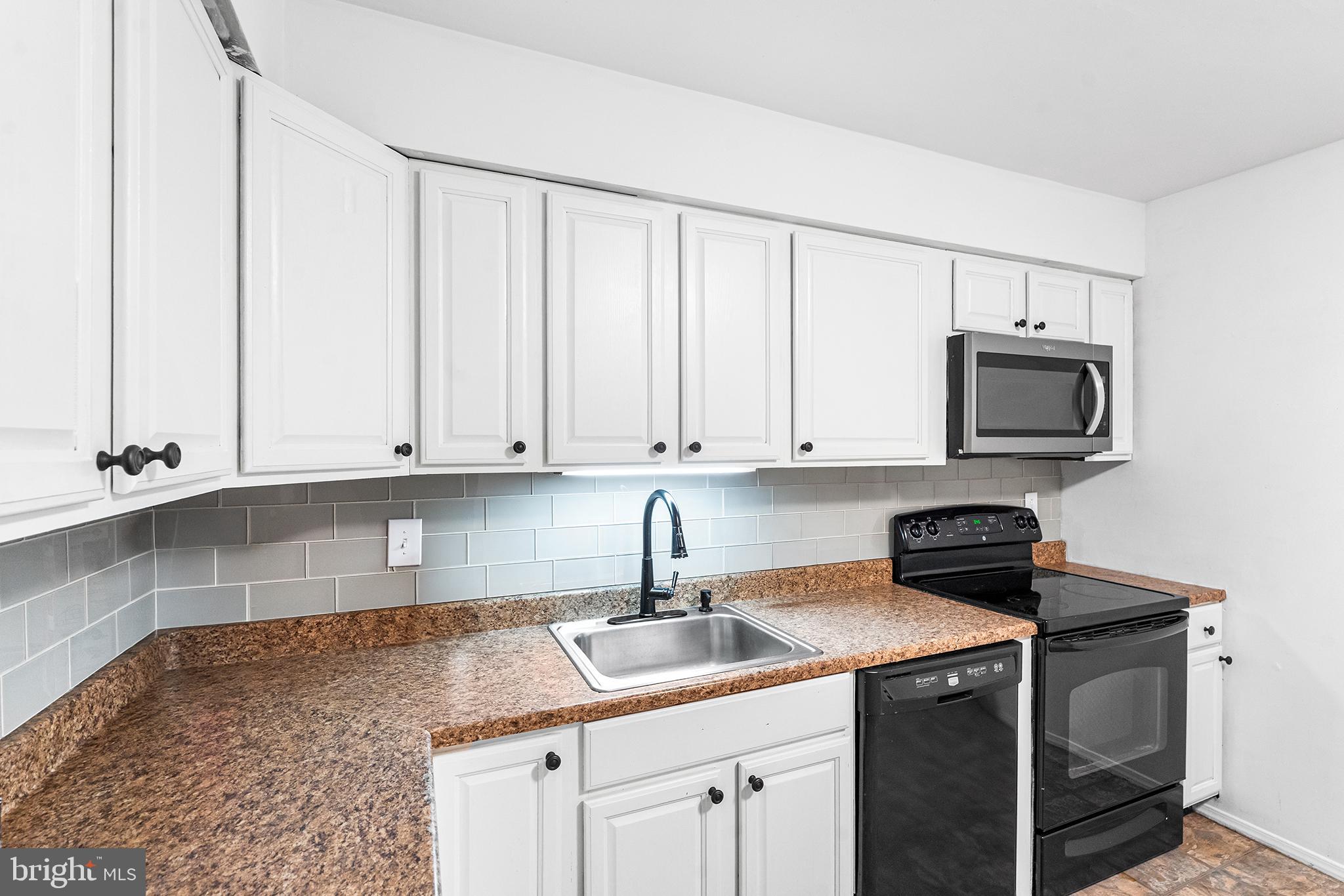 302 Bromley Estate Pine Hill, NJ 08021 - Photo 4 of 25