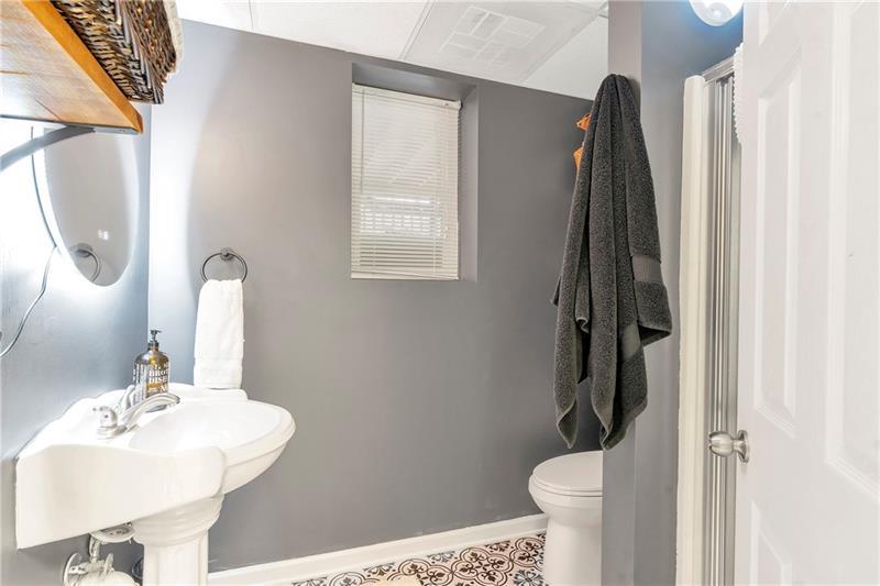 3167 Northbrook Drive Atlanta, GA 30341 - Photo 38 of 41 a bathroom with a sink toilet and a mirror