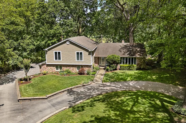 $695,000 | 581 Aberdeen Road, Frankfort, IL 60423