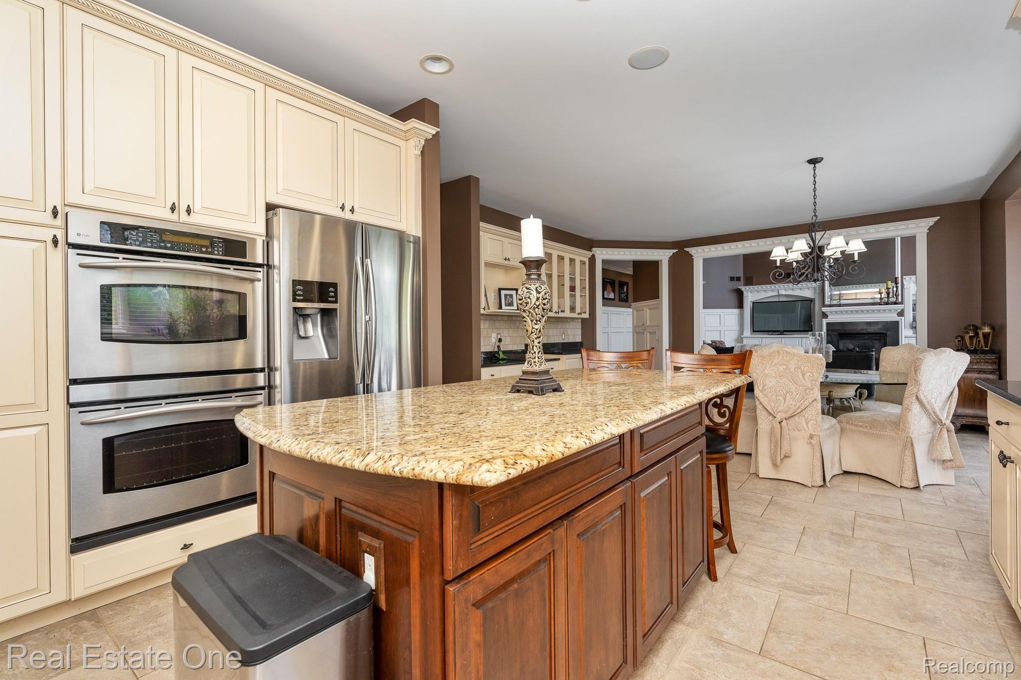679 Quarry Drive Rochester, MI 48306 - Photo 16 of 54 679 Quarry MLS-W082.jpg