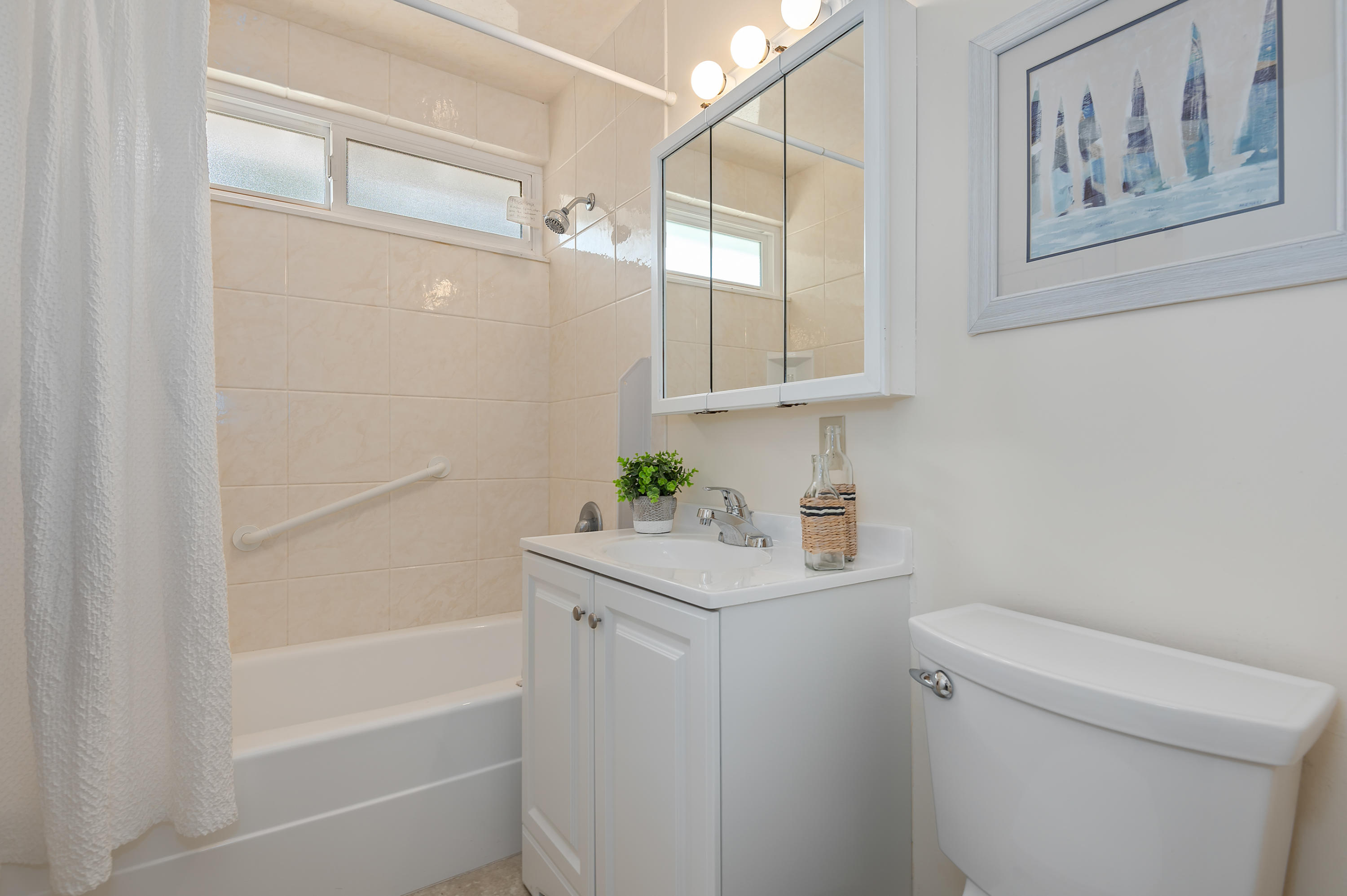 43 Colusa Drive Goleta, CA 93117 - Photo 12 of 14 16 - Bathroom 1