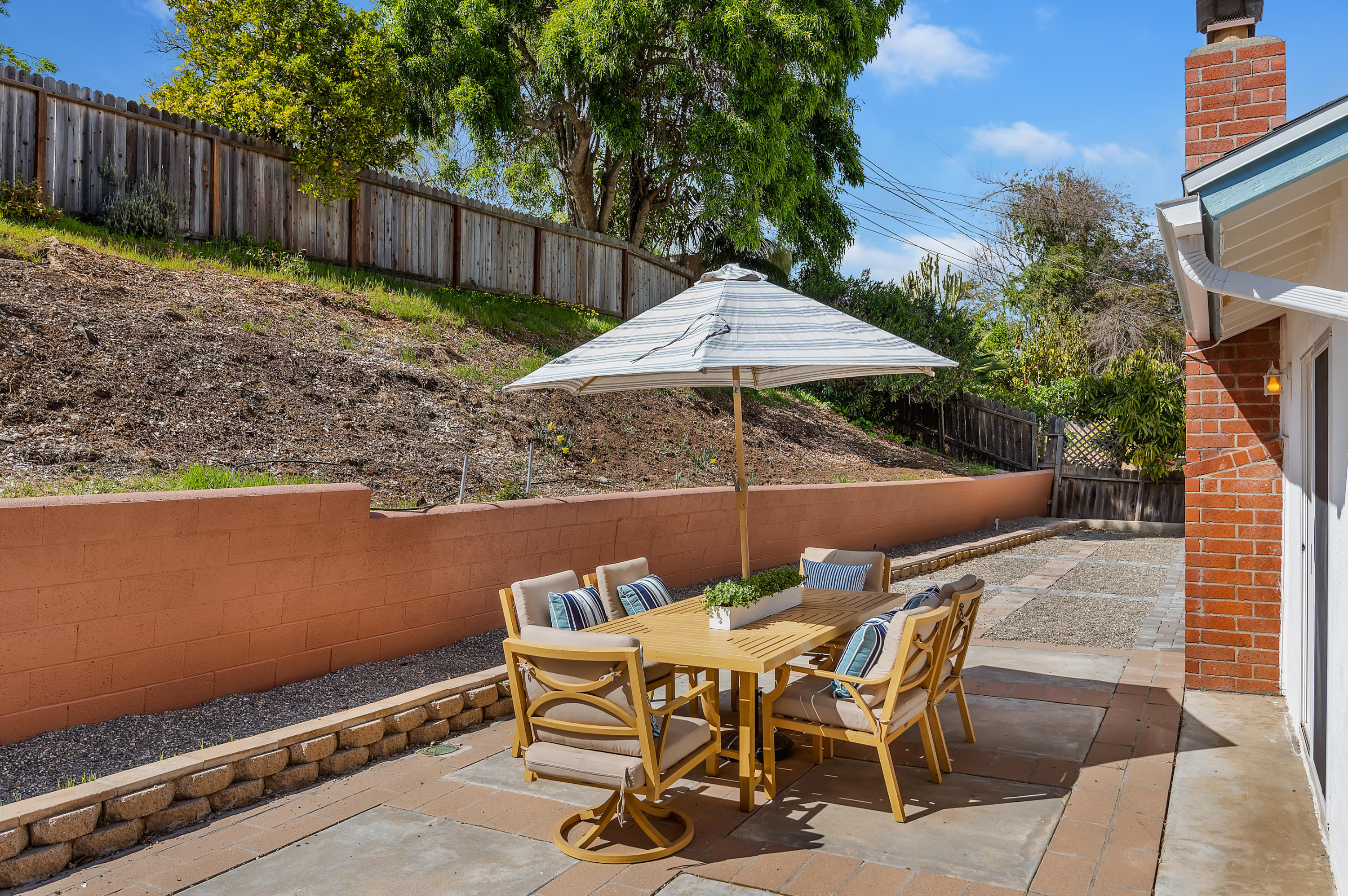 43 Colusa Drive Goleta, CA 93117 - Photo 7 of 14 11 - Back Patio