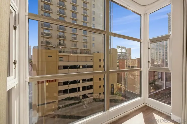 $599,000 | 530 K Street, Unit 615, San Diego, CA 92101