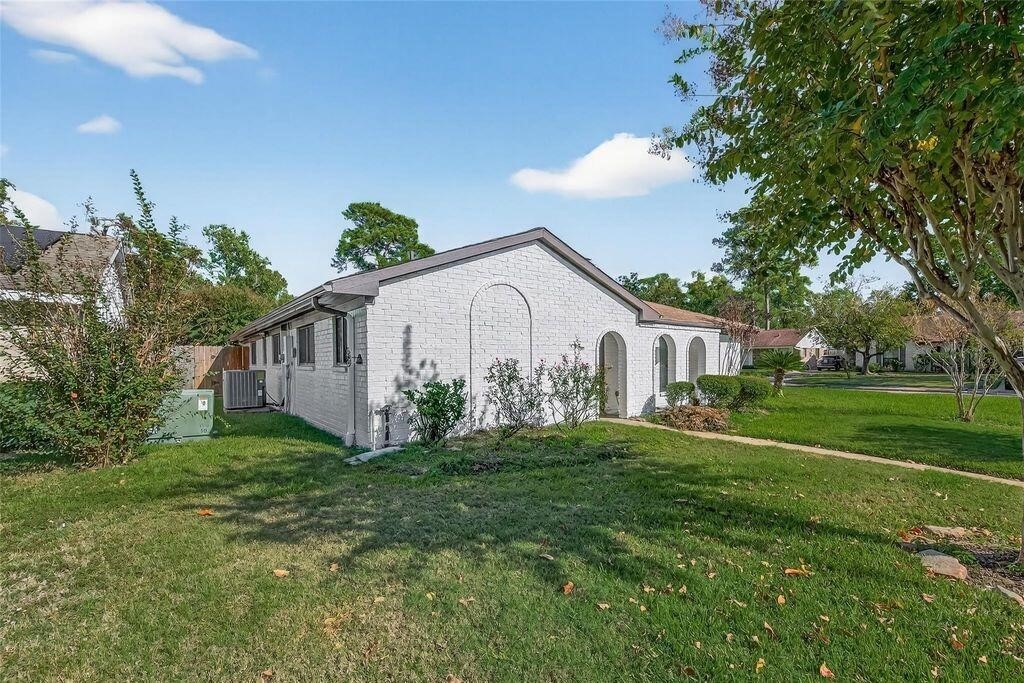 17418 Largs Circle Spring, TX 77379 - Photo 3 of 42 Gallery Image 3
