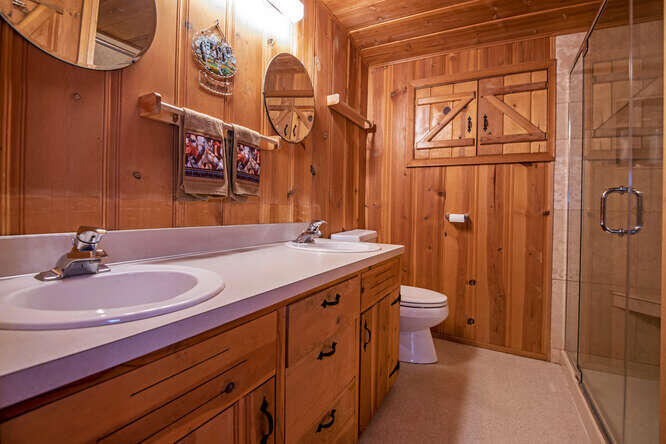 64145 Tyler Road Bend, OR 97703 - Photo 9 of 17 64145 Tyler Rd Bend OR 97701-small-011-0