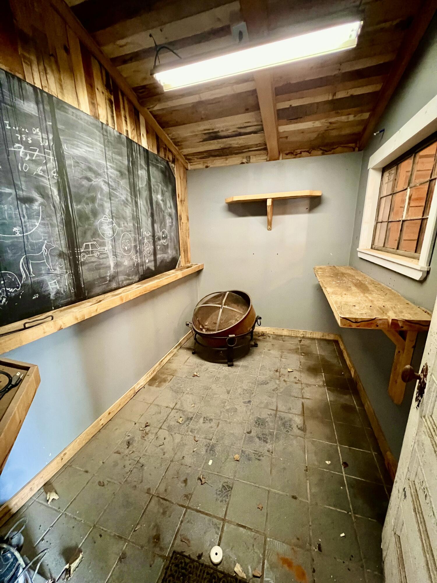 63 Aroostook Avenue Millinocket, ME 04462 - Photo 34 of 35 20250407_193752898_iOS