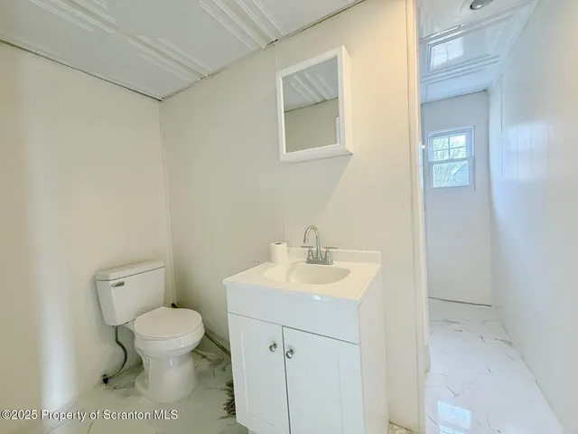 $1,350 | 210 Center Avenue, Plymouth, PA 18651