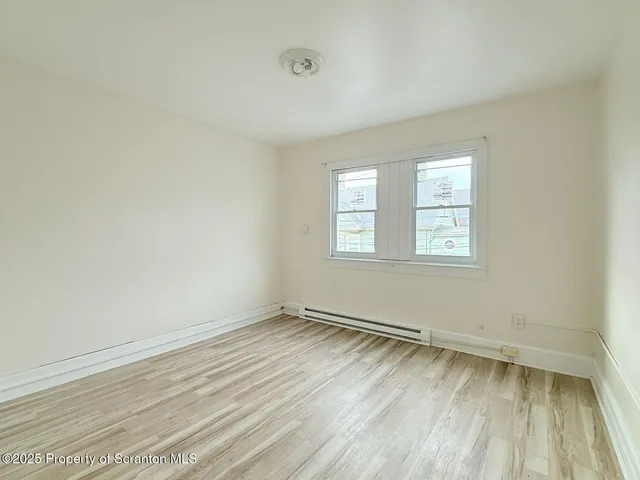 $1,350 | 210 Center Avenue, Plymouth, PA 18651