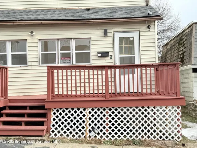 $1,350 | 210 Center Avenue, Plymouth, PA 18651