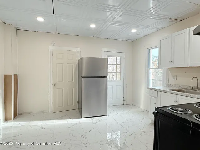 $1,350 | 210 Center Avenue, Plymouth, PA 18651