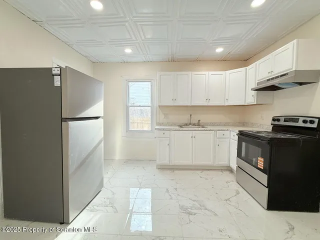 $1,350 | 210 Center Avenue, Plymouth, PA 18651