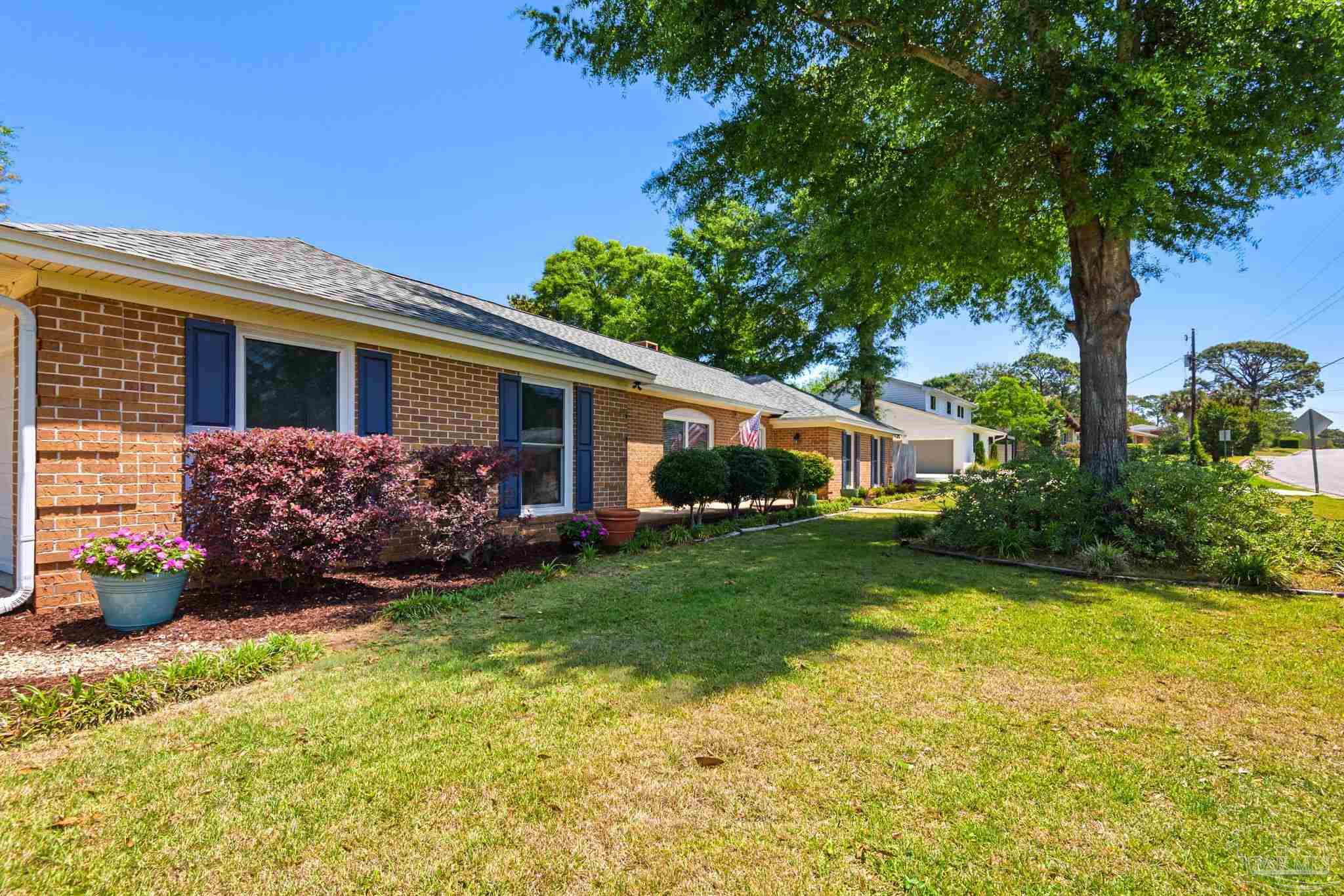 2102 Semur Road Pensacola, FL 32503 - Photo 5 of 56