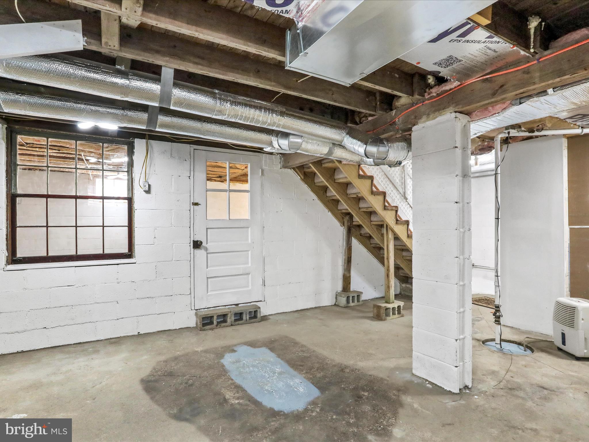 25411 Cascade Road Cascade, MD 21719 - Photo 21 of 53 a view of a garage