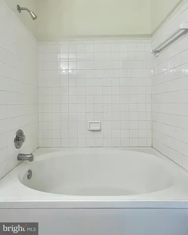 $305,000 | 13900 King George Way, Unit 386, Upper Marlboro, MD 20772