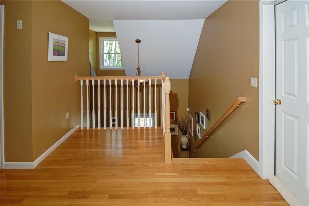 399 North Village Road Ogunquit, ME 03907 - Photo 24 of 30 Second Floor Hall