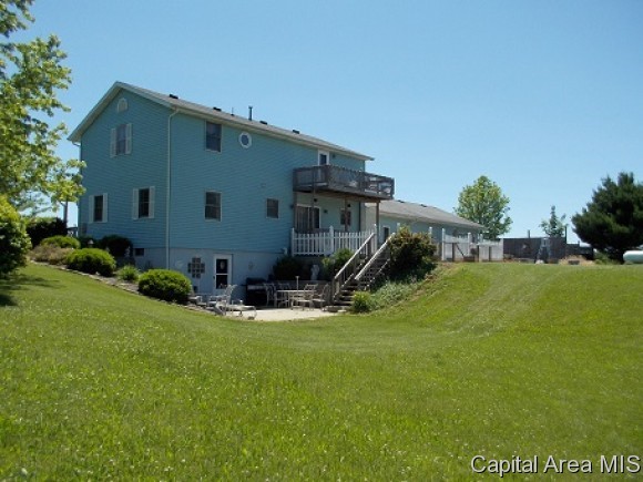 1425 East Barber Road Sherman, IL 62684 - Photo 3 of 23 Gallery Image 3