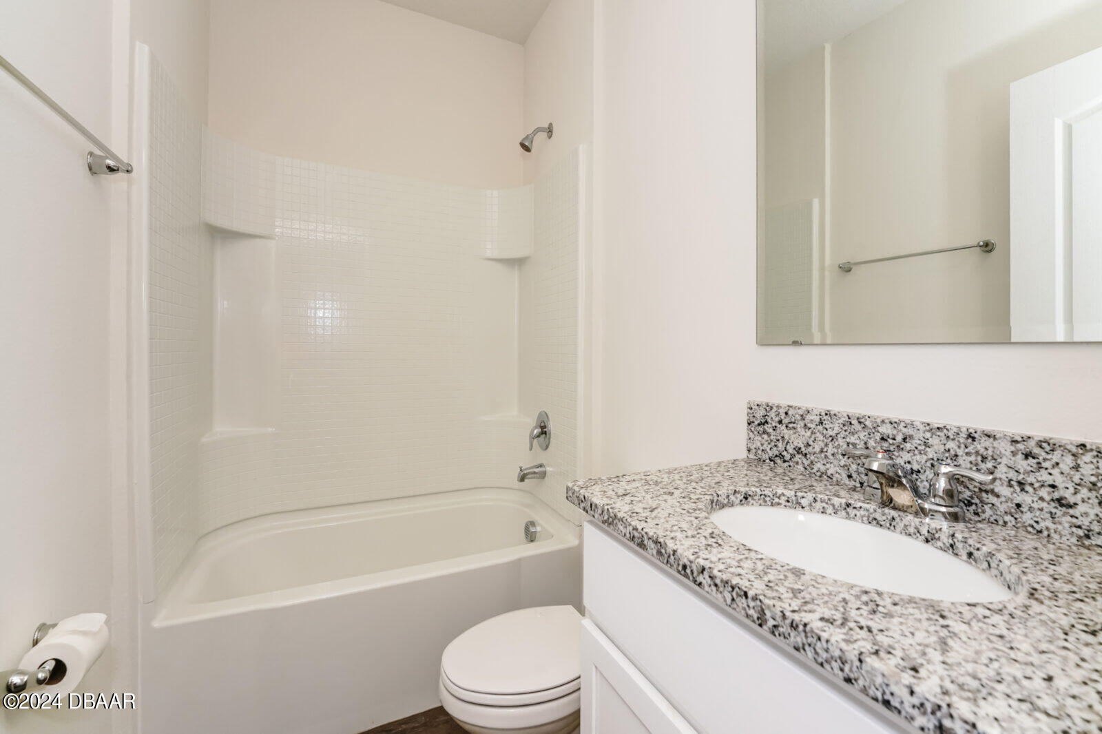 114 Ormond Grande Boulevard Ormond Beach, FL 32174 - Photo 8 of 20 012-photo-bathroom-13669904