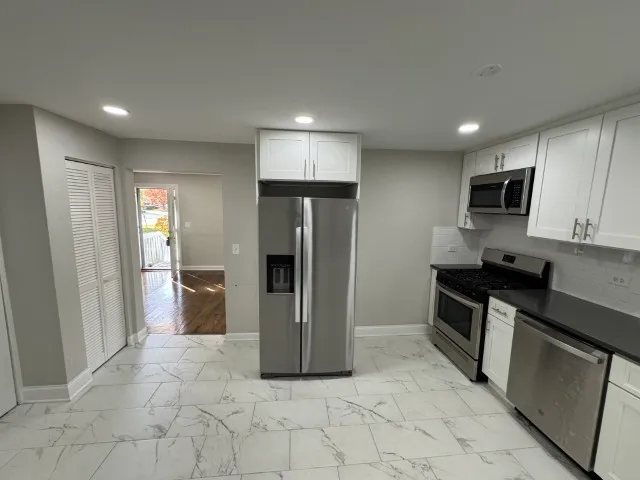 $395,000 | 54 Mionske Drive, Lake Zurich, IL 60047