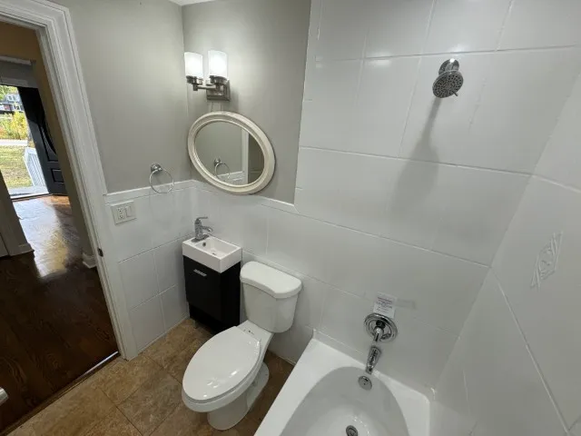 $395,000 | 54 Mionske Drive, Lake Zurich, IL 60047