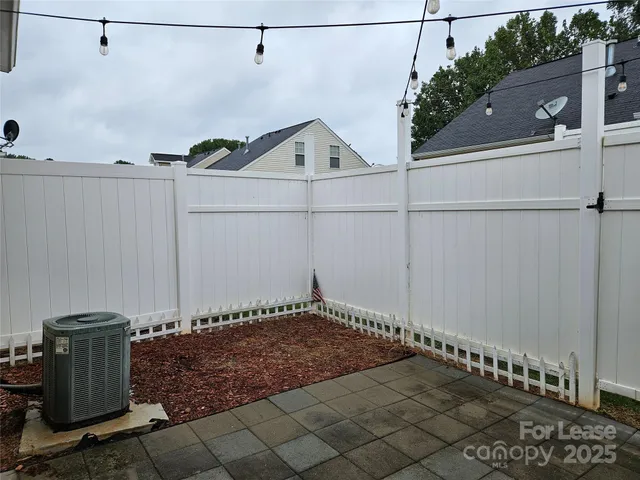 a view of a utility room
