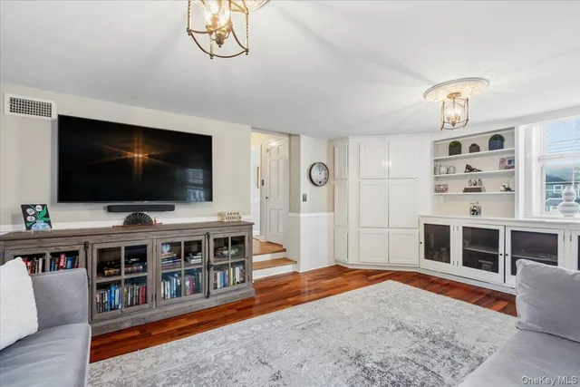 $1,449,000 | 10 Burling Avenue, White Plains, NY 10605