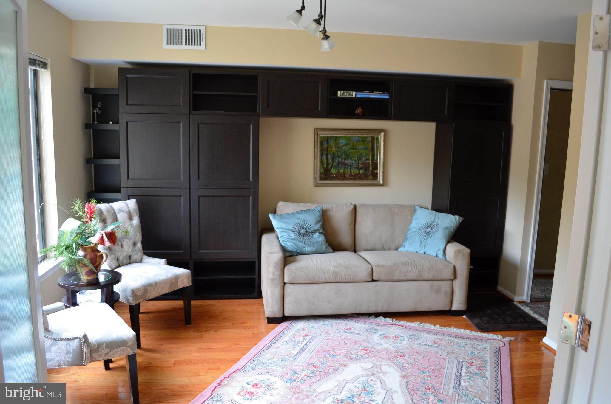 11162 Harbor Court Reston, VA 20191 - Photo 4 of 8 Bedroom