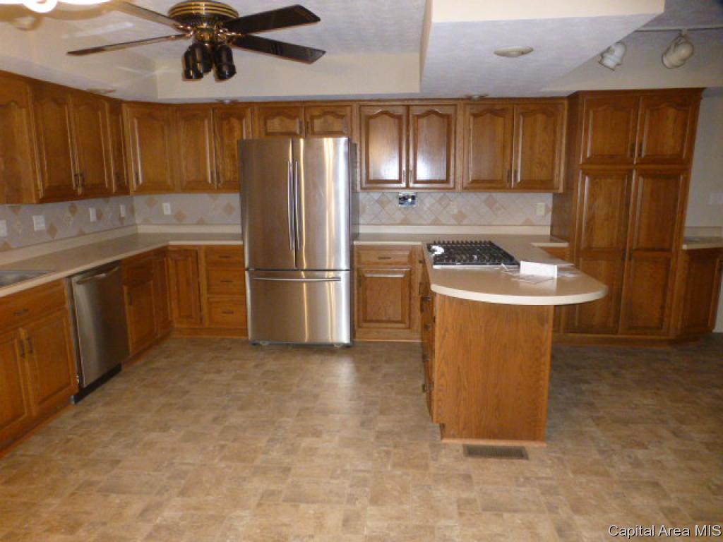 23 South Lake Road Lincoln, IL 62656 - Photo 12 of 22 Gallery Image 12