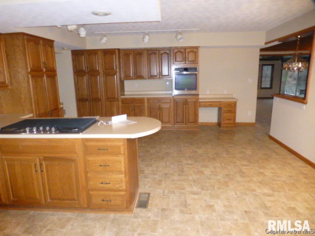 23 South Lake Road Lincoln, IL 62656 - Photo 13 of 22 Gallery Image 13