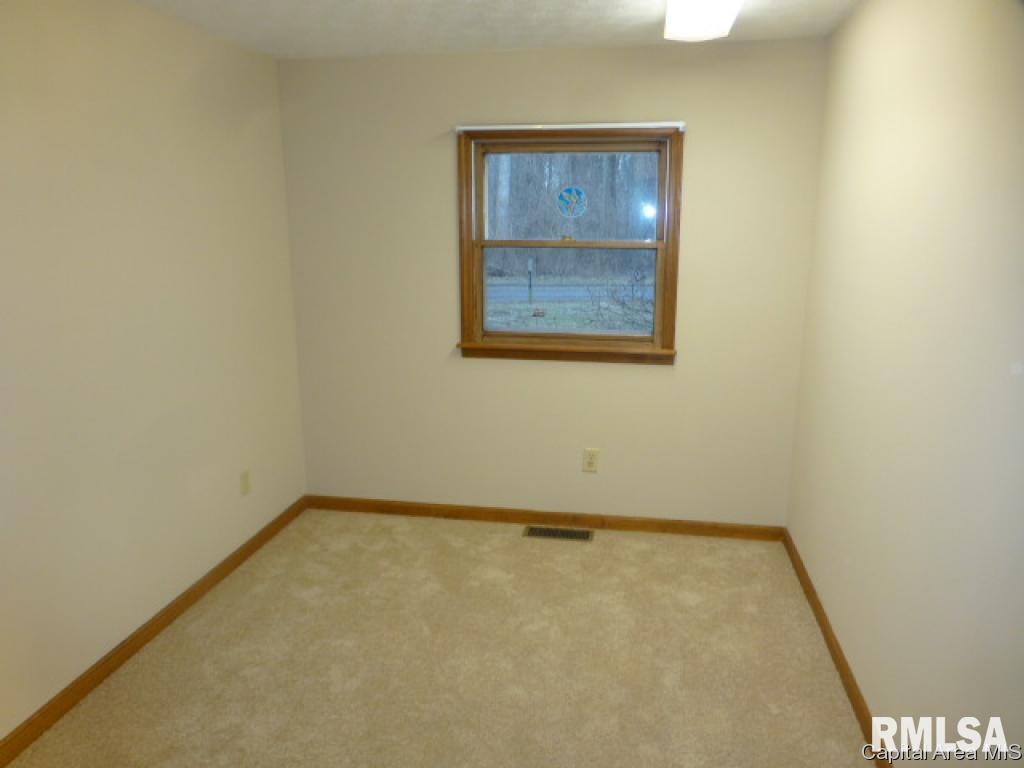 23 South Lake Road Lincoln, IL 62656 - Photo 19 of 22 Gallery Image 19
