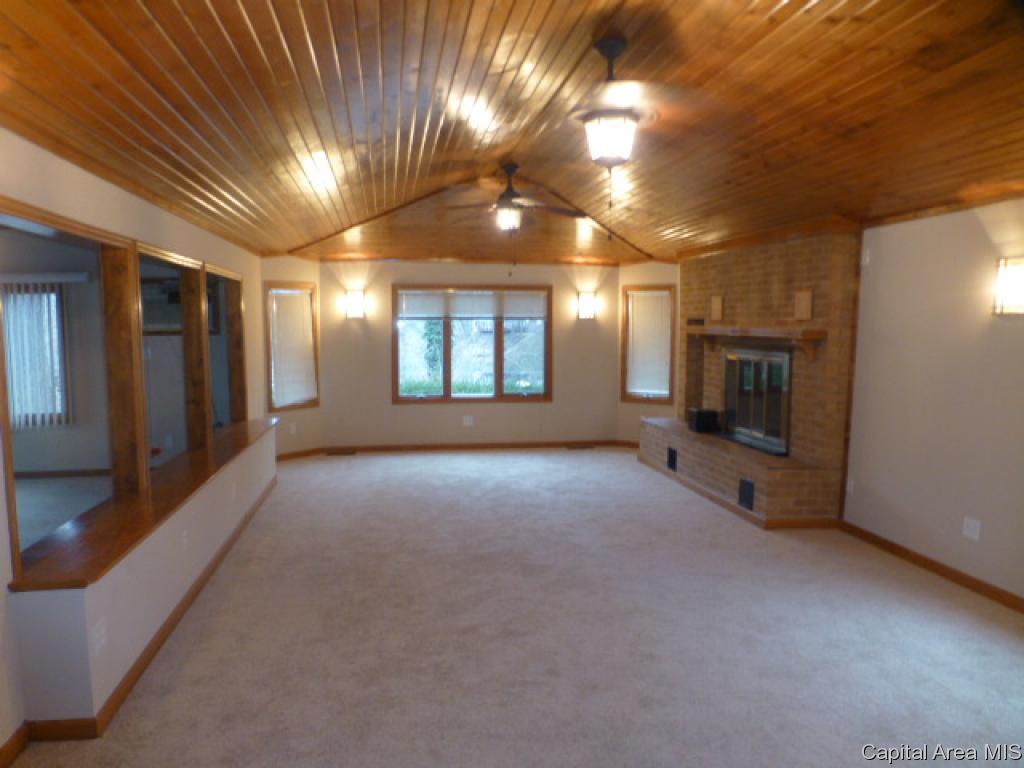 23 South Lake Road Lincoln, IL 62656 - Photo 7 of 22 Gallery Image 7