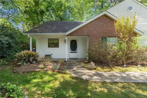 $2,100 | 5000 Village Green Way, Alpharetta, GA 30009