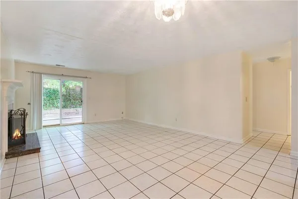 $2,100 | 5000 Village Green Way, Alpharetta, GA 30009