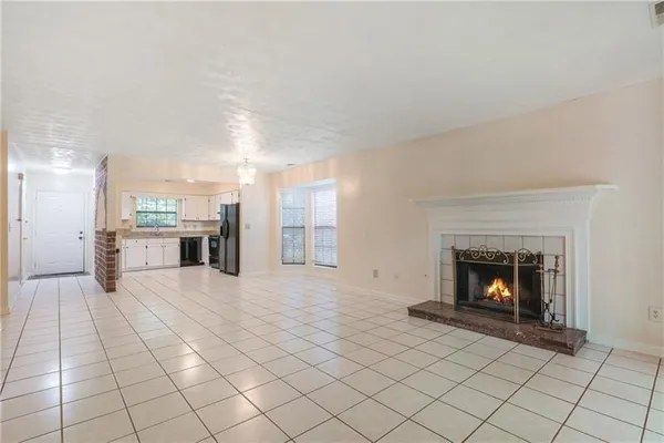 $2,100 | 5000 Village Green Way, Alpharetta, GA 30009