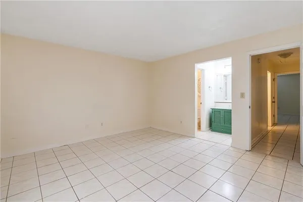 $2,100 | 5000 Village Green Way, Alpharetta, GA 30009