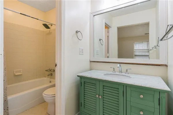 $2,100 | 5000 Village Green Way, Alpharetta, GA 30009