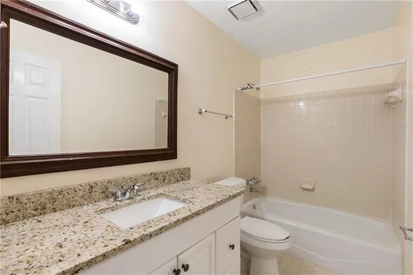$2,100 | 5000 Village Green Way, Alpharetta, GA 30009