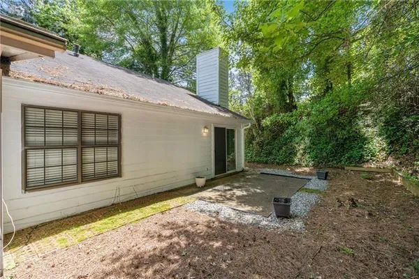 $2,100 | 5000 Village Green Way, Alpharetta, GA 30009