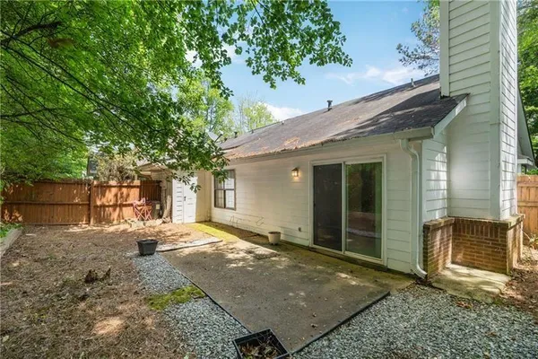 $2,100 | 5000 Village Green Way, Alpharetta, GA 30009