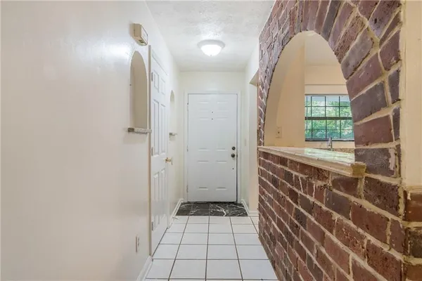 $2,100 | 5000 Village Green Way, Alpharetta, GA 30009